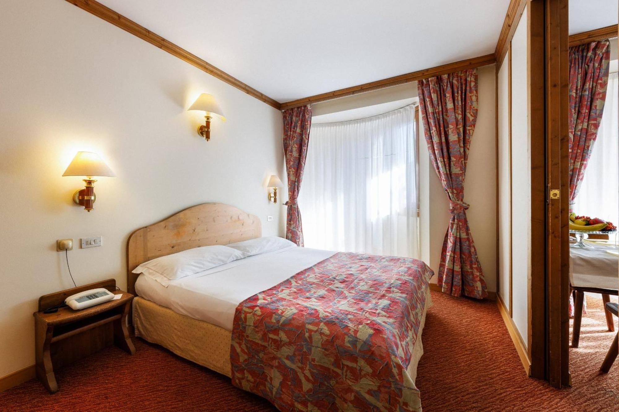Hotel Alaska Cortina Cortina dʼAmpezzo Kültér fotó