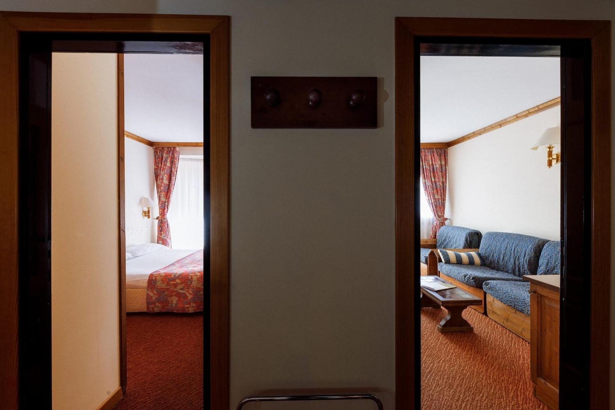 Hotel Alaska Cortina Cortina dʼAmpezzo Kültér fotó
