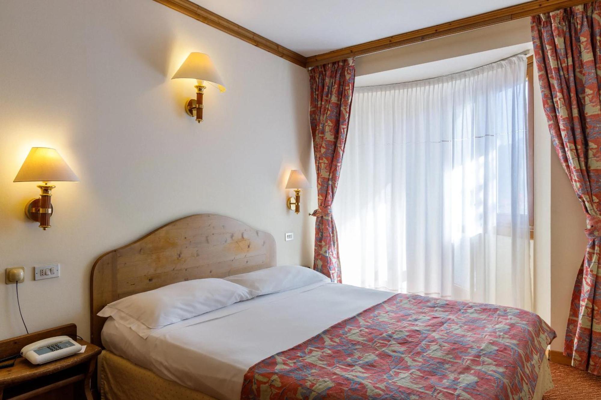 Hotel Alaska Cortina Cortina dʼAmpezzo Kültér fotó
