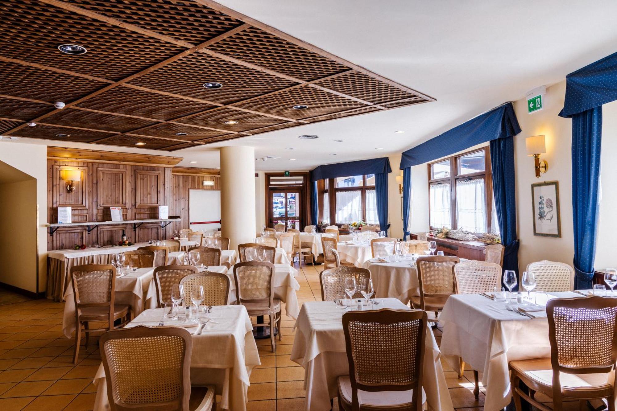 Hotel Alaska Cortina Cortina dʼAmpezzo Kültér fotó