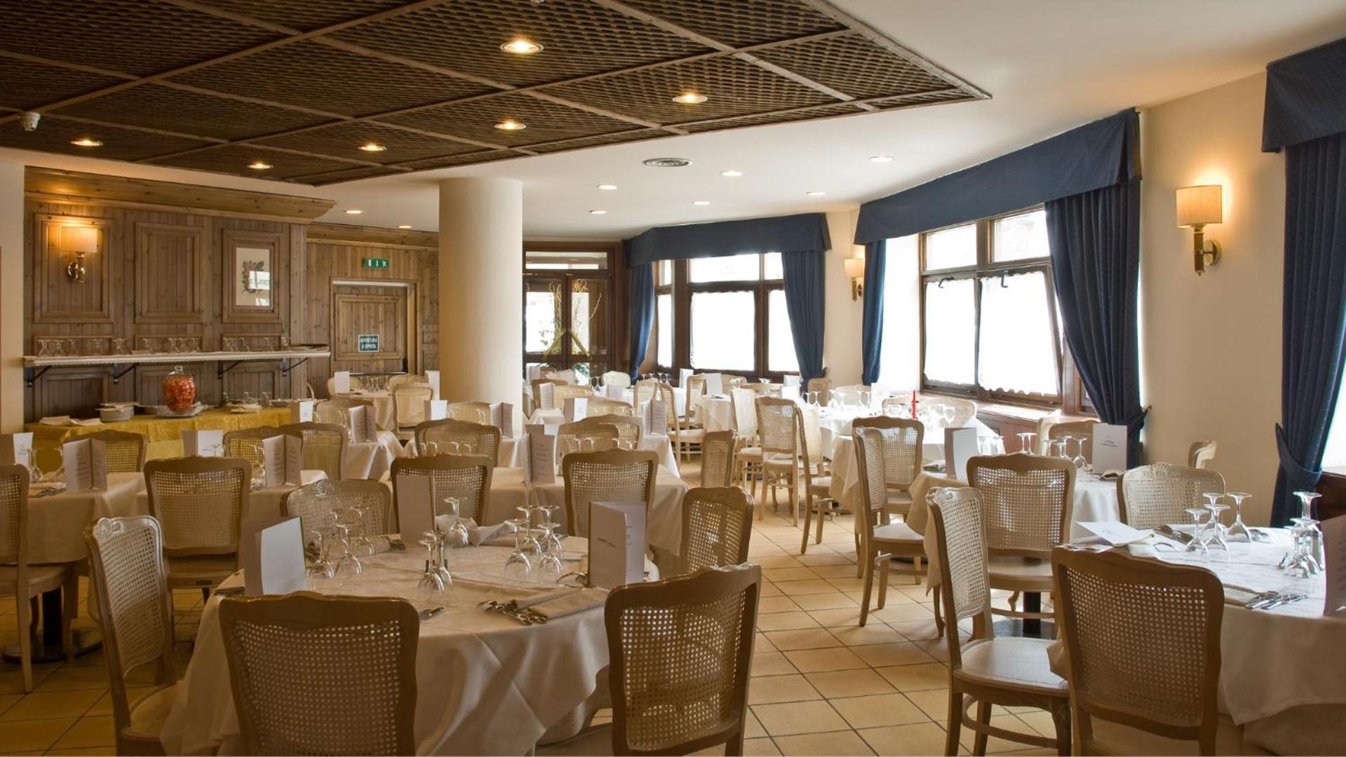 Hotel Alaska Cortina Cortina dʼAmpezzo Kültér fotó